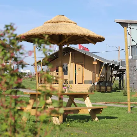 Safaritent Wood Xl Met Tuinzicht Tente de luxe Nieuwe Wetering